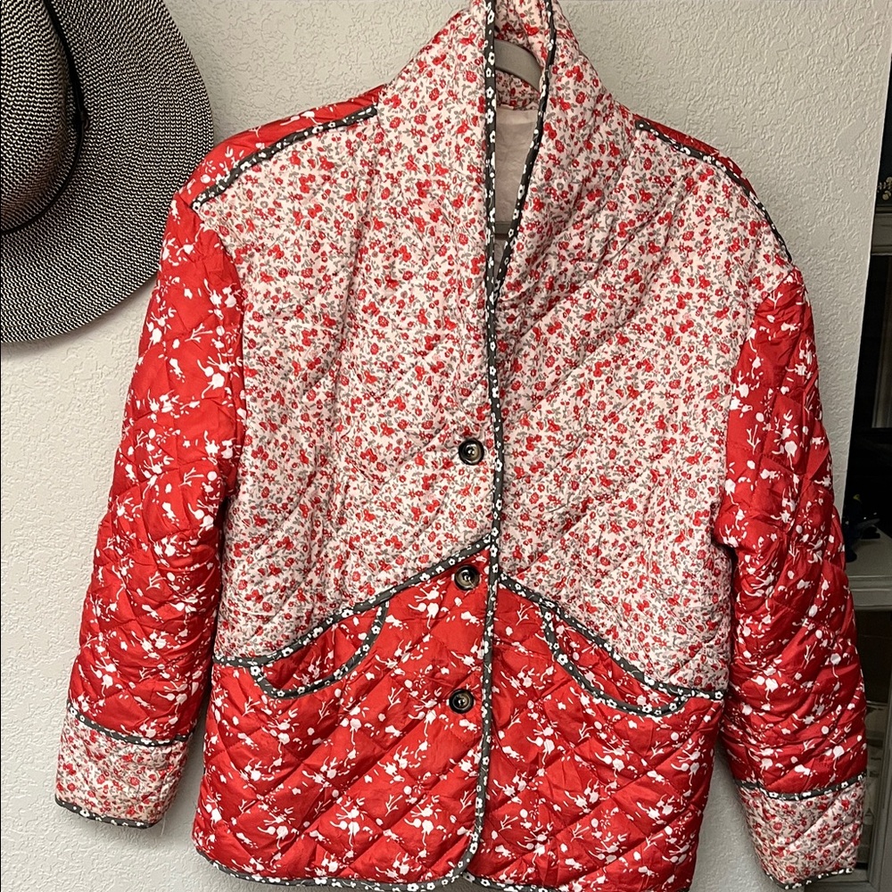 Floral Quilted Women's Jacket - Red and White